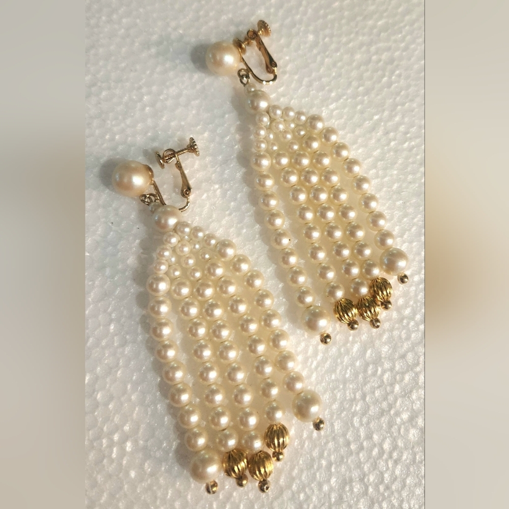 VINTAGE Dangly style Costume Pearl Clip-on Earrings